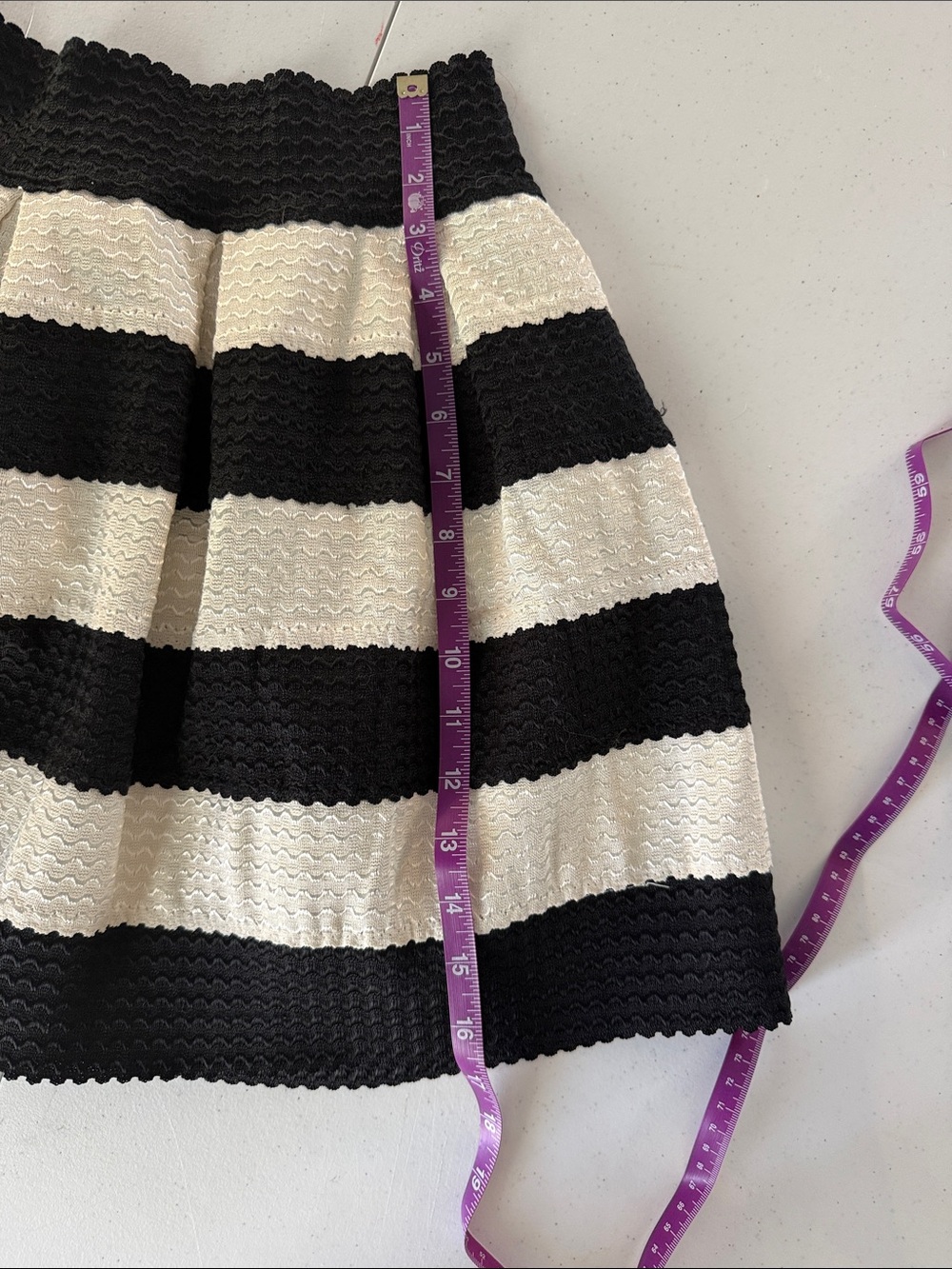 Women’s 90 Y2k black and white skirt. Stretchy will fit M-L #c23 - Picture 6 of 7
